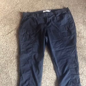 Size 22 W Capri cargo pants